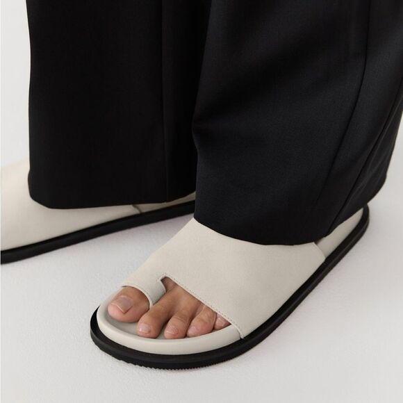 ST. AGNI Loe Suede Slides in White/Grey - Picture 2 of 6